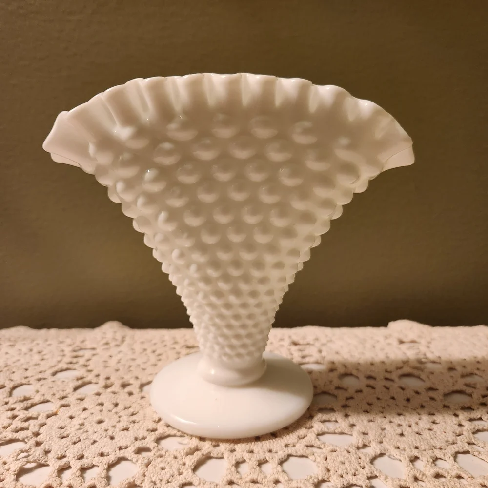 Fenton vintage milkglass